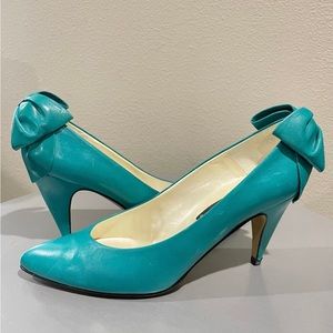 Vintage 80s Dominic Romano Barbie Bow back Teal Heels